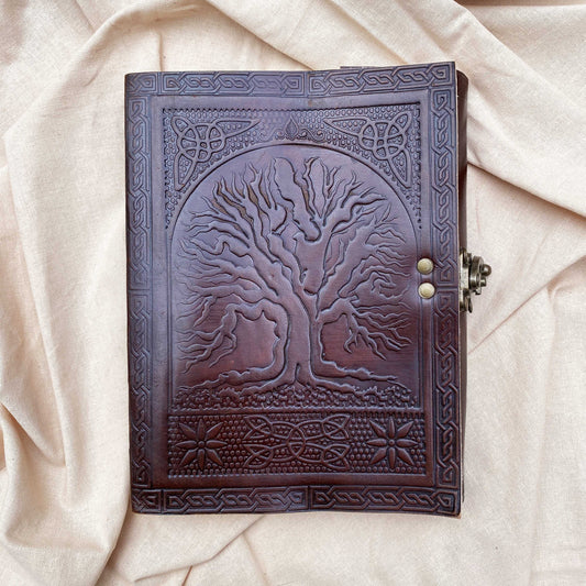 Mahattva महत्त्व - kožený zápisník (velký) - Ashariya