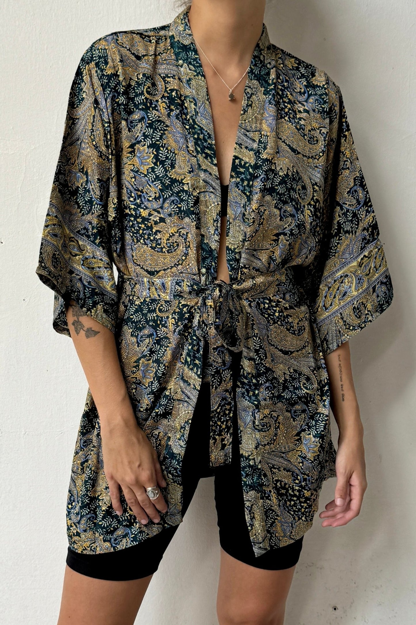 Krátké Kimono Revisha