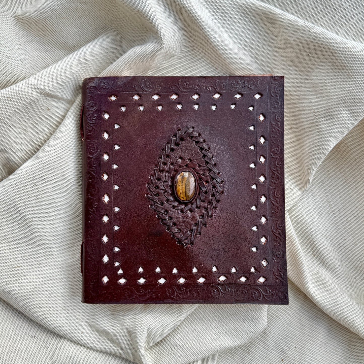 Kārmaṇa कार्मण - leather notebook (large)