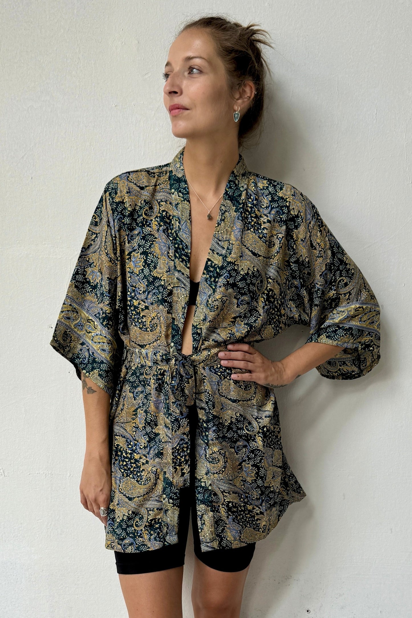 Krátké Kimono Revisha