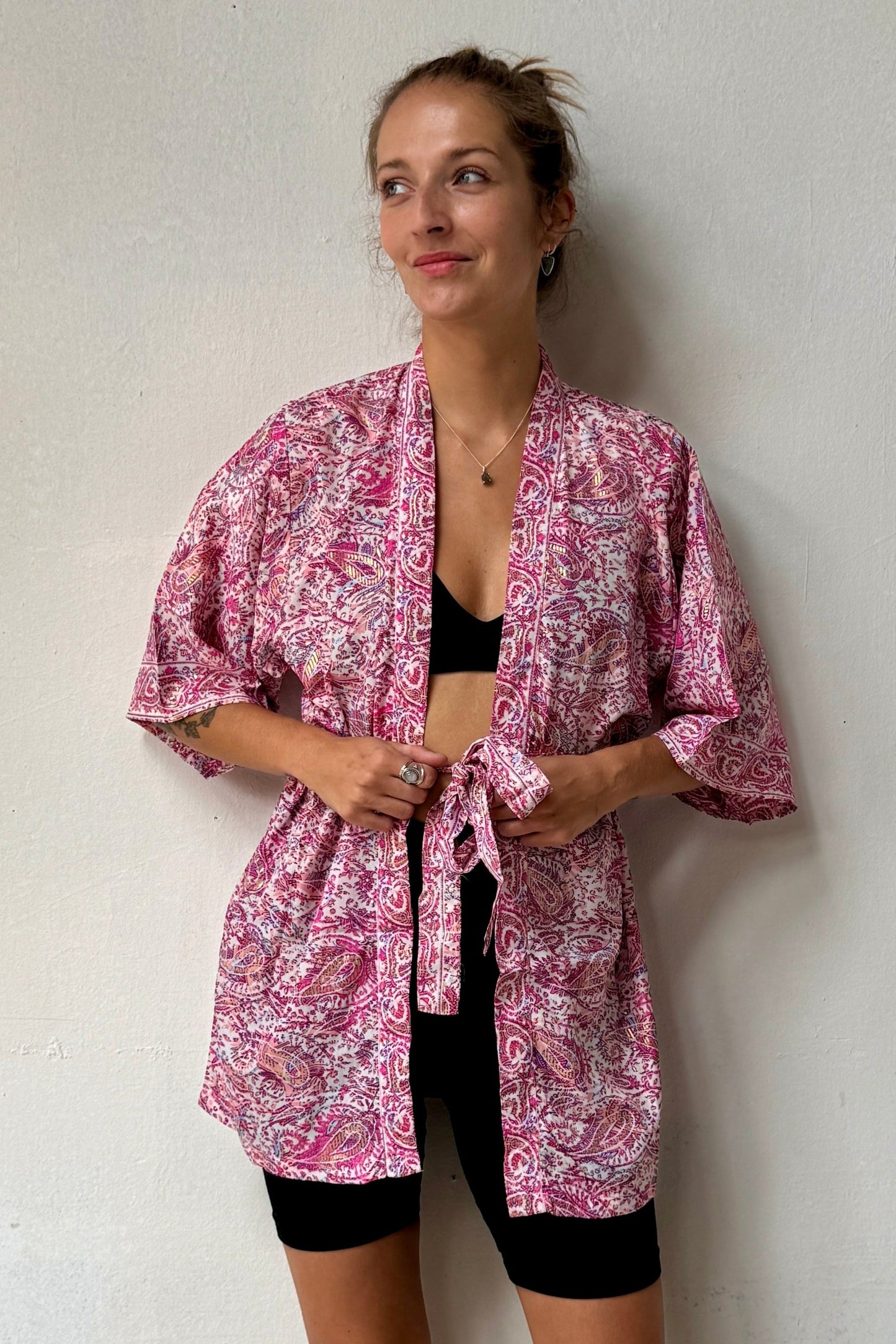 Krátké Kimono Ishita