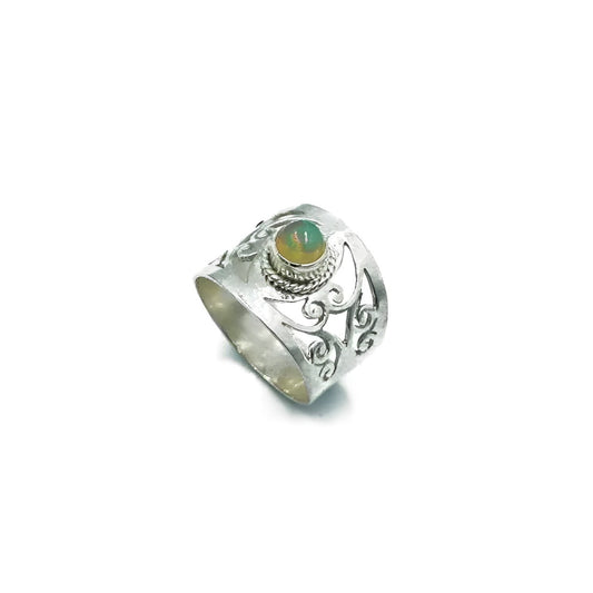Madhurapushpa मधुरपुष्प - stříbrný prsten s opálem