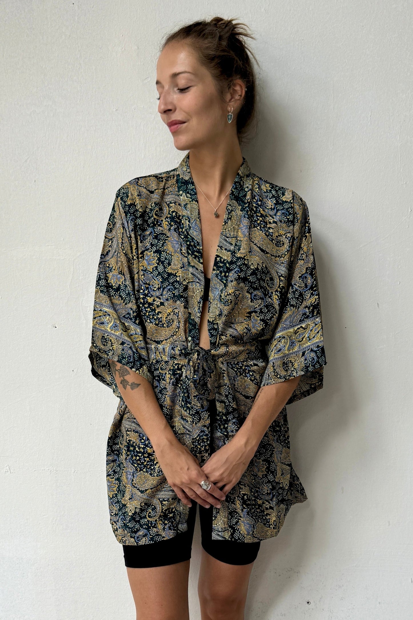 Krátké Kimono Revisha