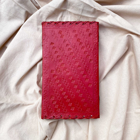 Kuṭilā कुटिला - leather notebook (large)