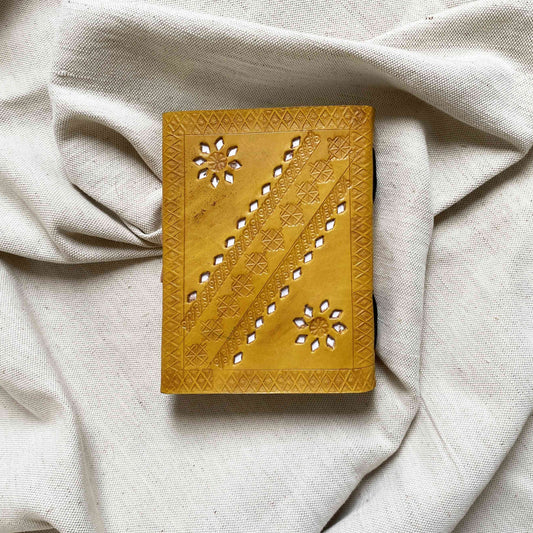 Citrapaṭa चित्रपट- kožený zápisník (malý) - Ashariya