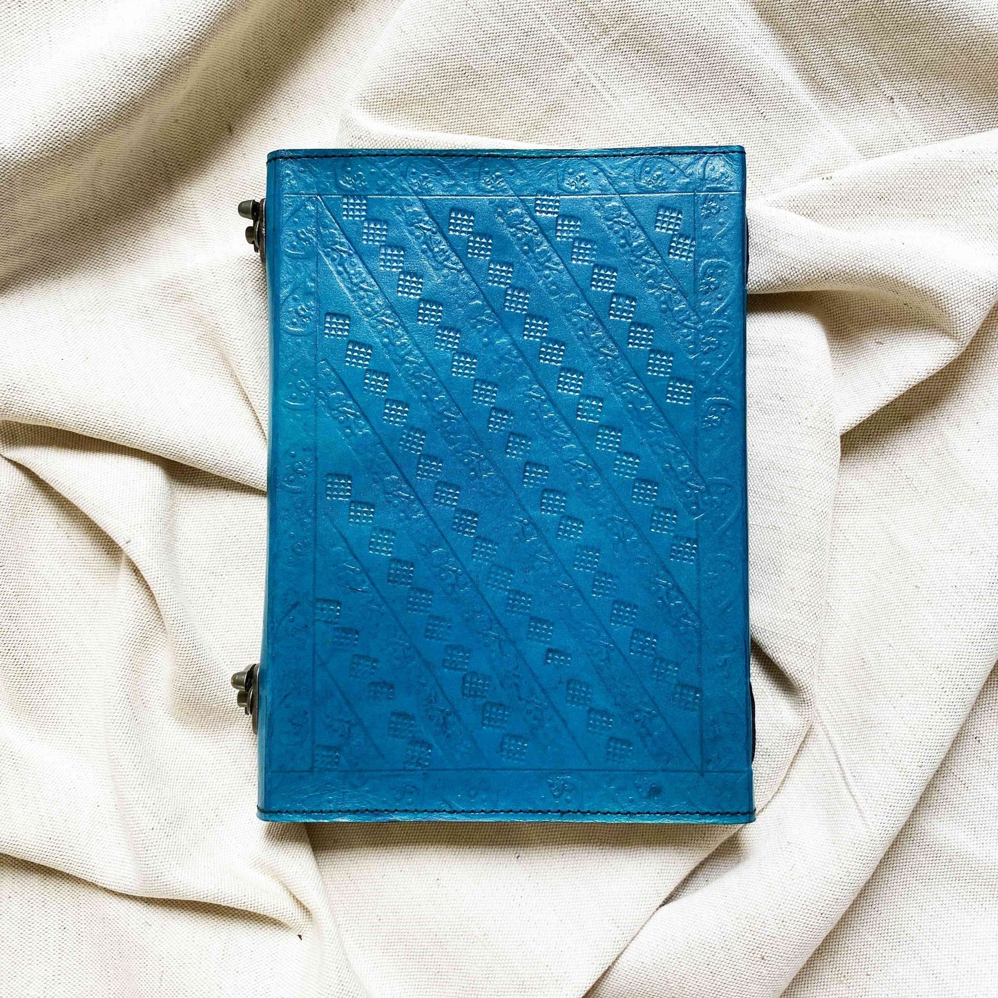 Dhiṣṇya धिष्ण्य - kožený zápisník (MAX)
